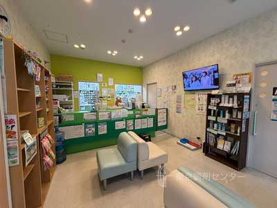 白金ヴェルデ薬局の店内（2）